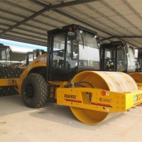 XG6102全液压压路机