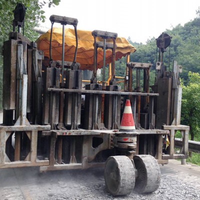 多锤头水泥路面破碎机