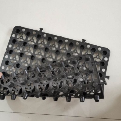 蓄排水板