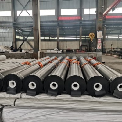出口8米宽90米长2.0mm厚HDPE土工膜美标黑色光面价格